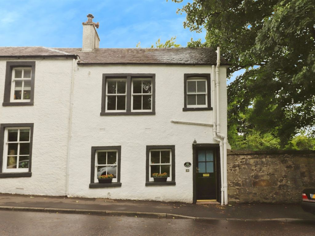 3 bed end terrace house for sale in Polnoon Street, Eaglesham, Glasgow