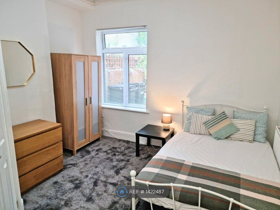 Room to rent in Larches Lane, Wolverhampton WV3 Zoopla