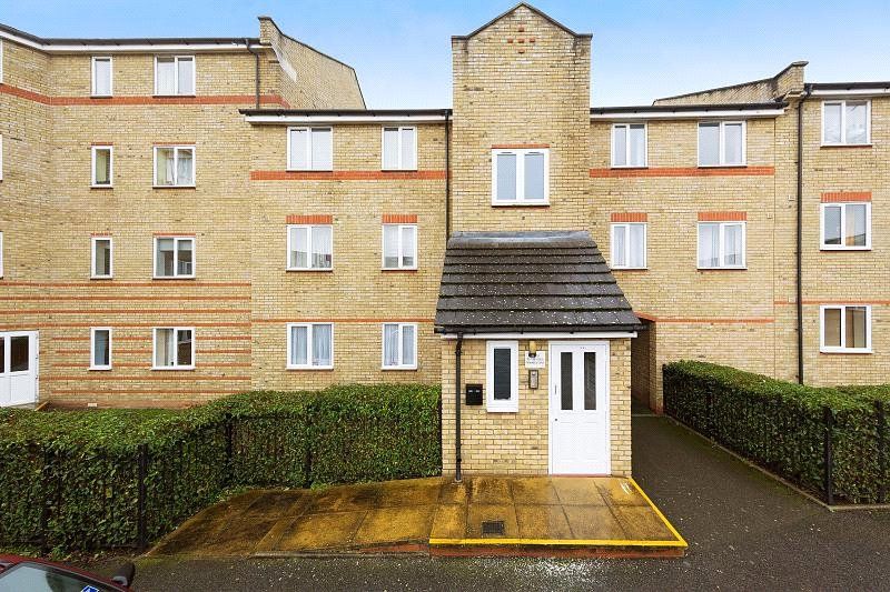 2 bed flat to rent in Parkinson Drive, Chelmsford CM1 Zoopla