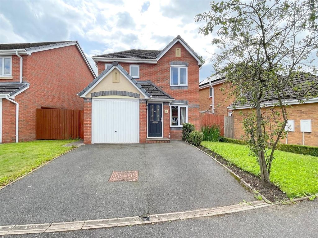 3 bed detached house for sale in Clover Grove, Leek ST13 Zoopla
