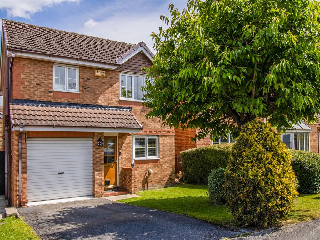 3 bed detached house for sale in Augusta Drive, Normanton WF6, £260,000