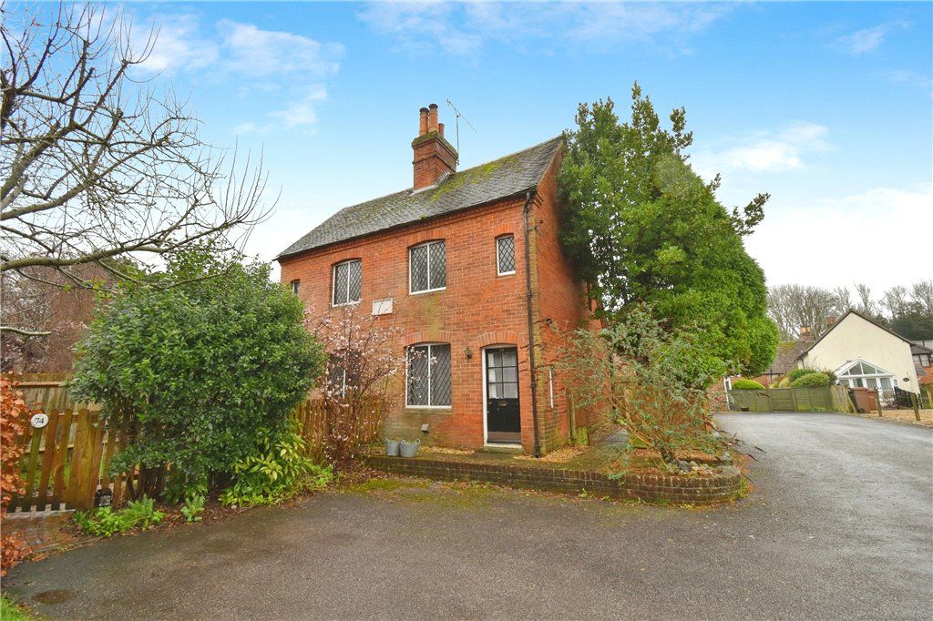 2 bed semidetached house for sale in Riverside Gardens, Romsey