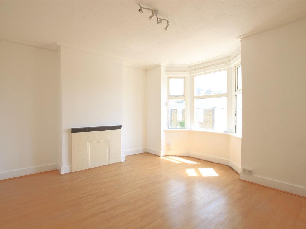 4 bed semidetached house to rent in Grove Road, Hounslow TW3 Zoopla