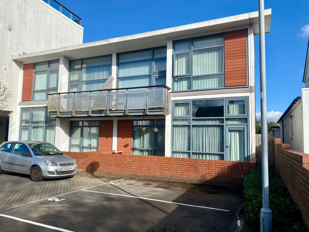 1 bed flat for sale in Pantbach Road, Rhiwbina, Cardiff CF14, £165,000