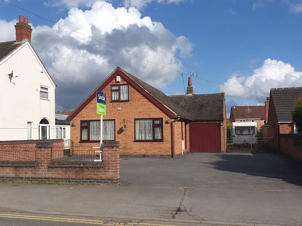 4 bed detached bungalow for sale in Swannington Road, Coalville