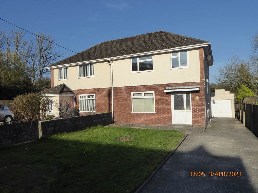 3 bed semidetached house to rent in Bronwydd Road, Carmarthen