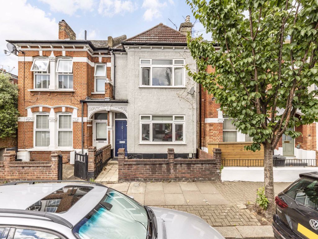 3 bed property for sale in Cargill Road, London SW18 Zoopla