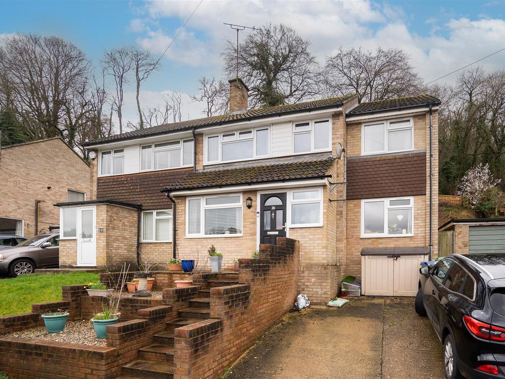 4 bed semidetached house for sale in Dean Garden Rise, High HP11 Zoopla