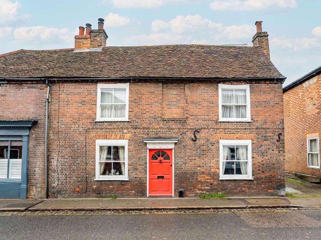 3 bed end terrace house for sale in High Street, Markyate, St. Albans