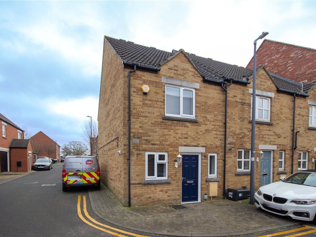 2 bed end terrace house to rent in Star Avenue, Stoke Gifford, Bristol