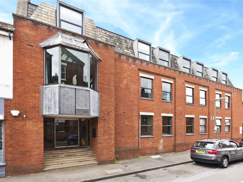 Chantry Court, Minorca Road, Weybridge, Surrey KT13  