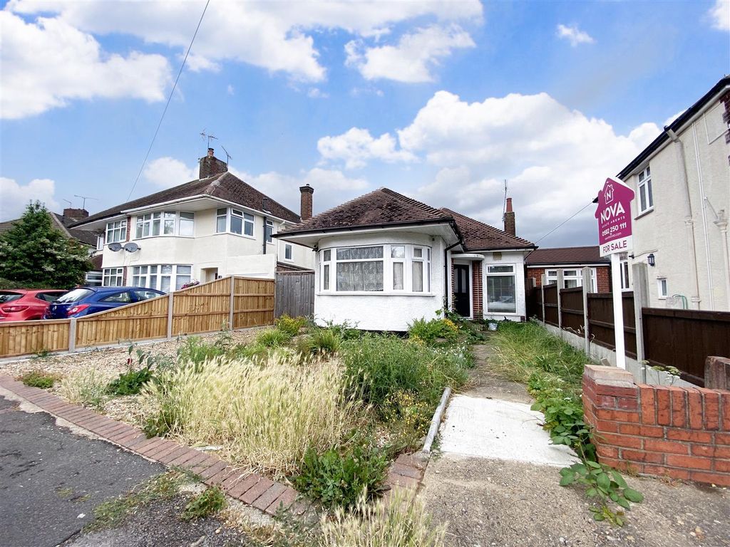 2 bed detached bungalow for sale in St. Martins Avenue, Luton LU2 Zoopla