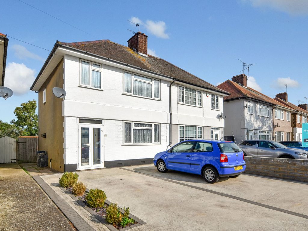 3 bed semidetached house for sale in Caulfield Road, Shoeburyness