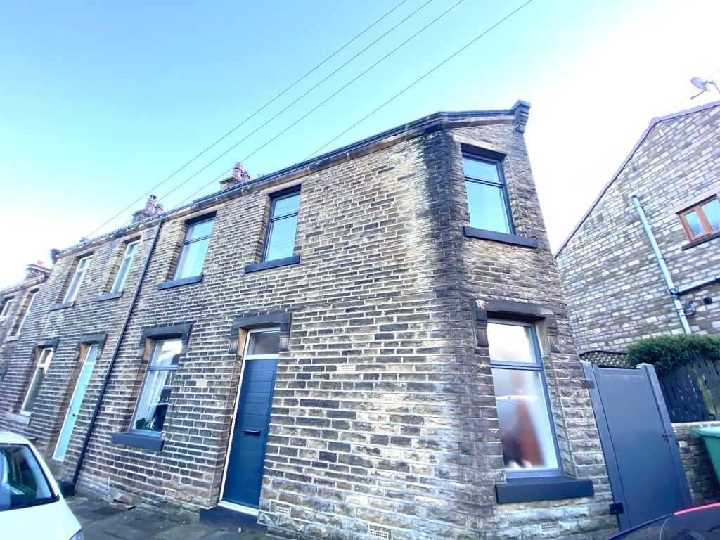2 bed terraced house for sale in Yew Tree Lane, Cowlersley