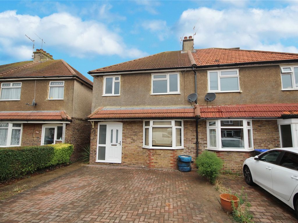 3 bed semidetached house to rent in First Avenue, Lancing, West Sussex