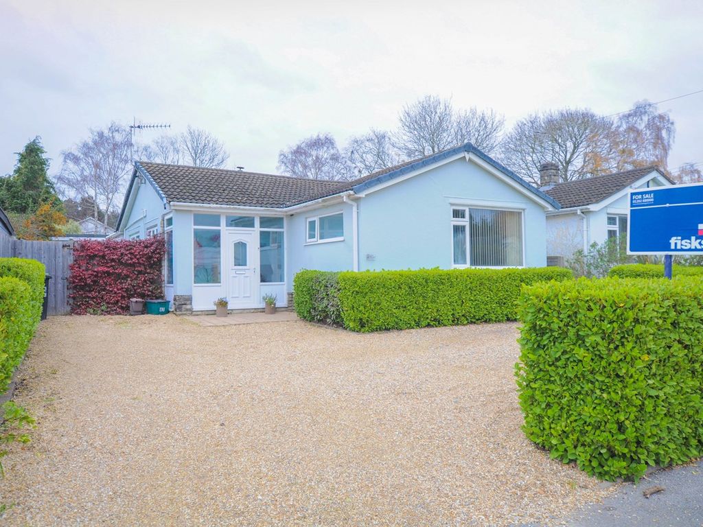 4 bed detached bungalow for sale in Dales Drive, Wimborne BH21 Zoopla