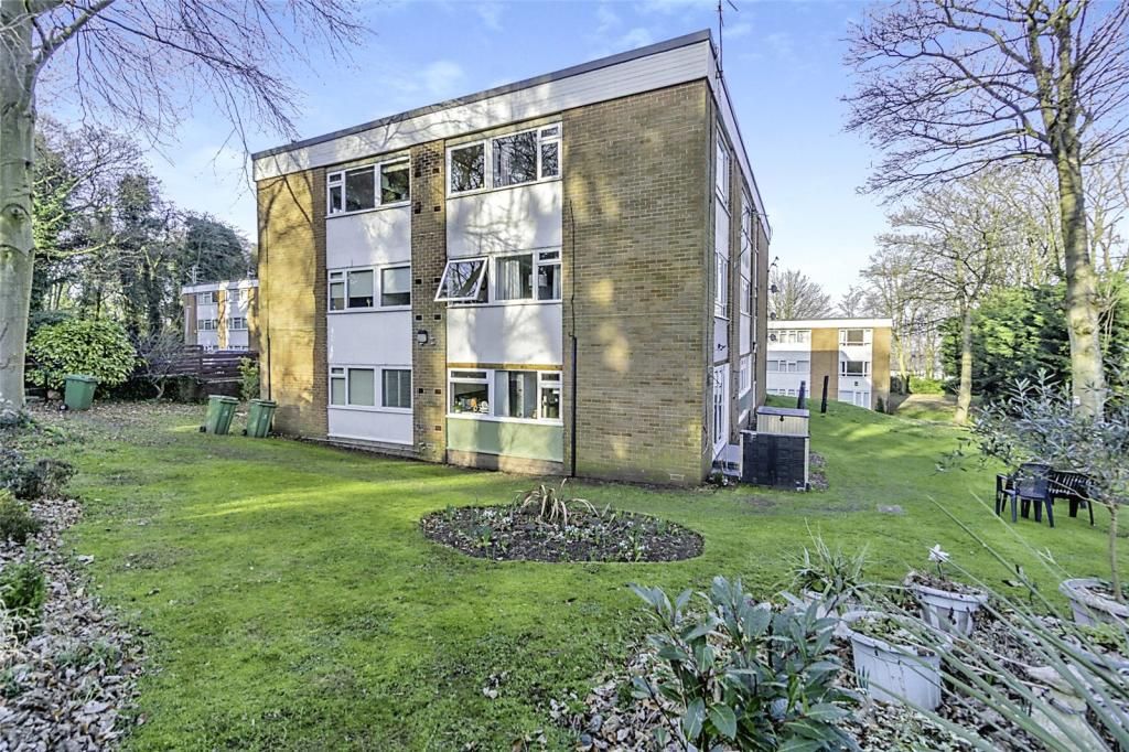 2 bed flat for sale in Rosehill Court, Woolton, Liverpool L25, £115,000