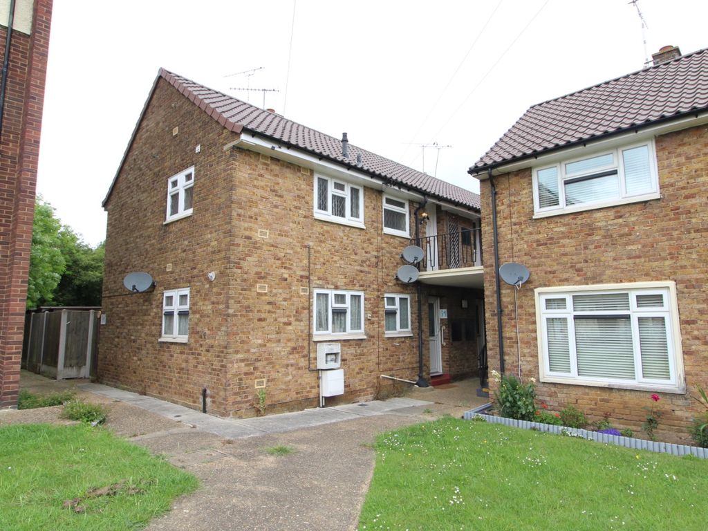 1 bed flat to rent in Wood Farm Close, LeighOnSea SS9 Zoopla