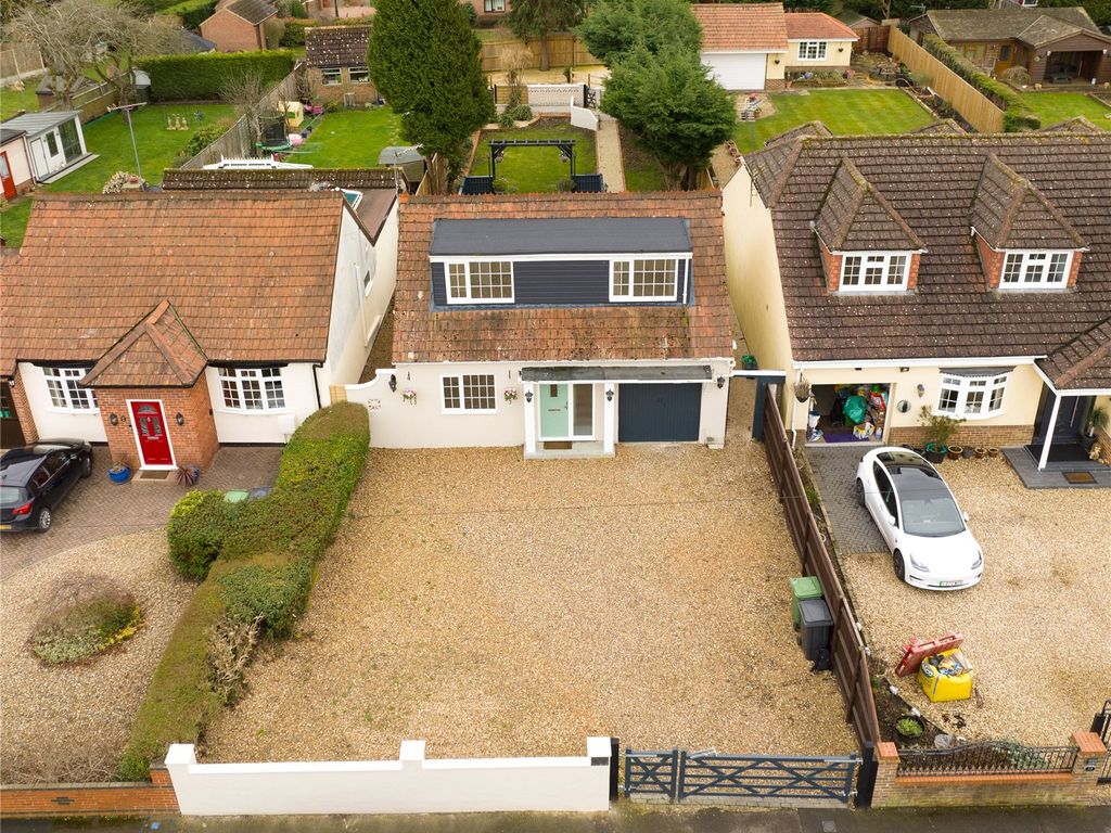 5 bed detached house for sale in Firs Road, Tilehurst, Reading
