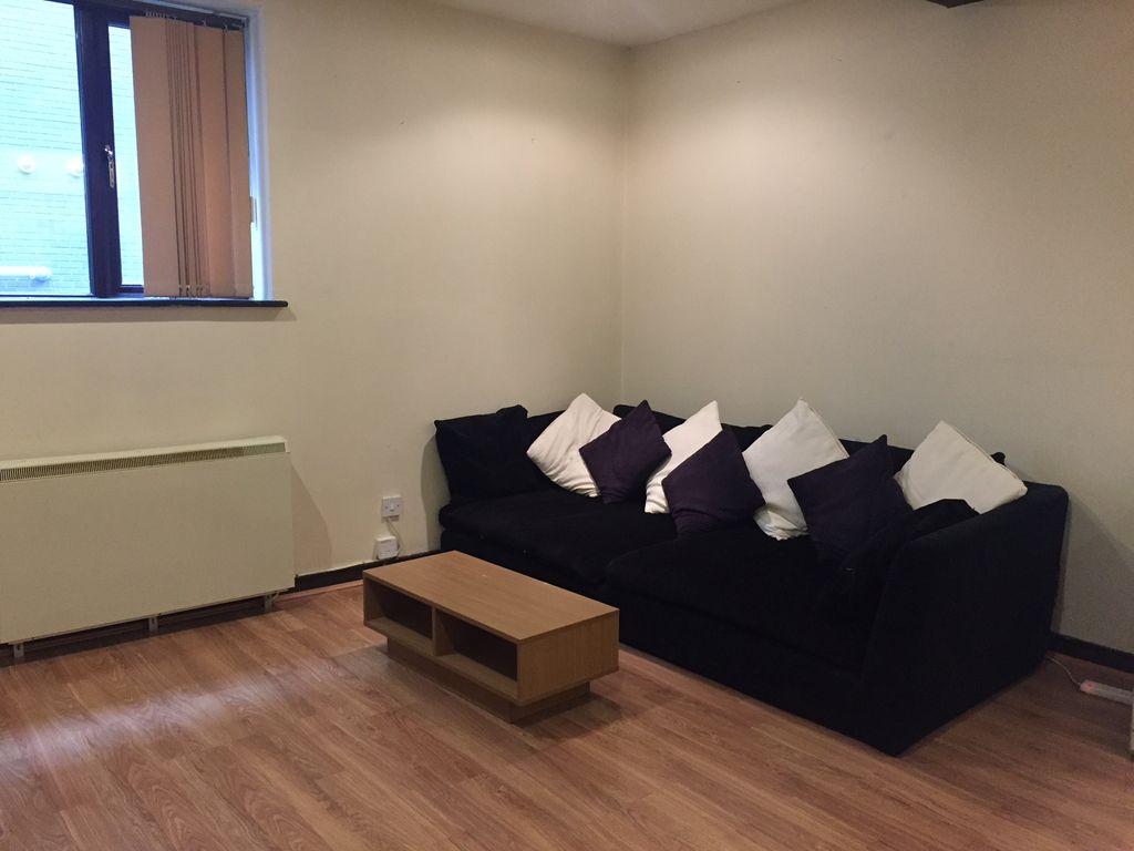 1 bed flat to rent in Fleet Street, 4An L1 Zoopla