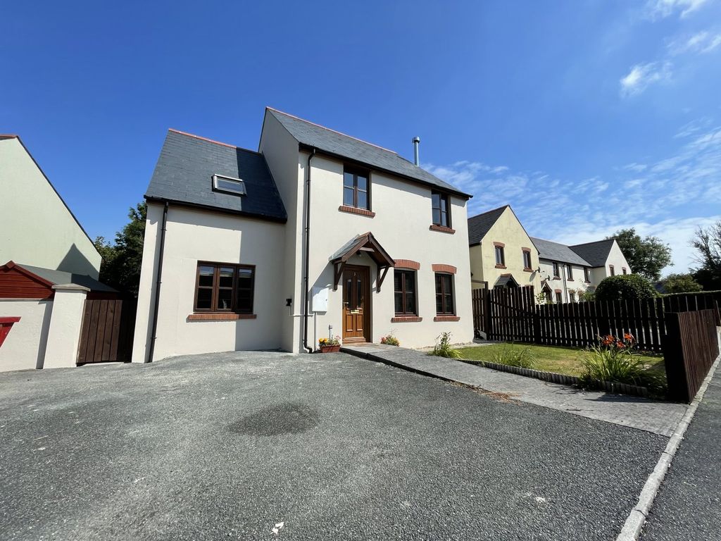 4 bed detached house for sale in Bro'r Dderwen, Clynderwen, Pembrokeshire SA66 Zoopla