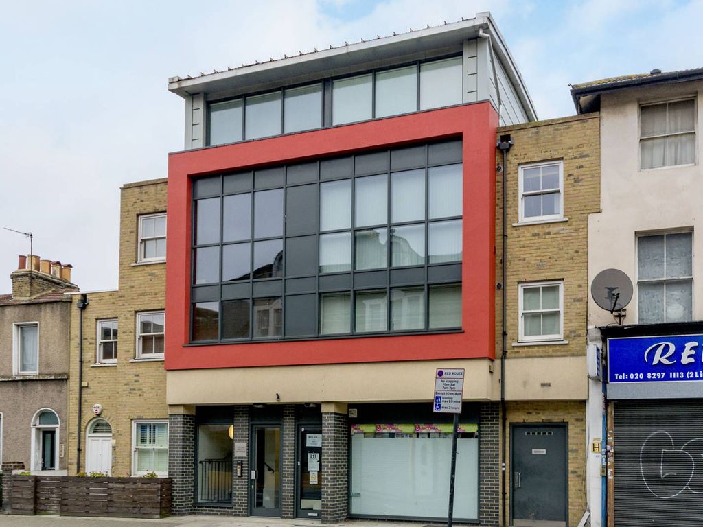 2 bed flat to rent in Lee High Road, Hither Green, London SE13, £1,700 pcm Zoopla