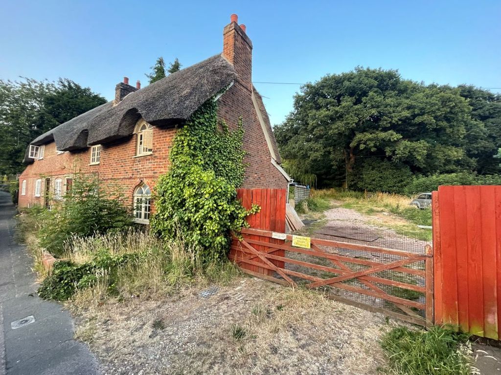 2 bed cottage for sale in 119 East Howe Lane, Bournemouth, Dorset BH10