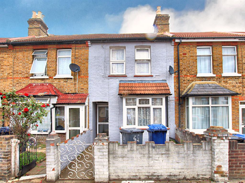 4 bed terraced house for sale in Gordon Road, Southall UB2, £425,000 Zoopla