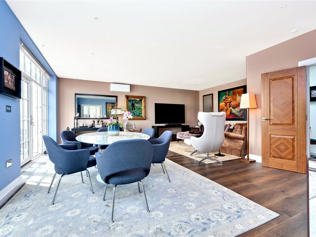 Flat 13 Lionsgate, 74 East Street, Farnham GU9  