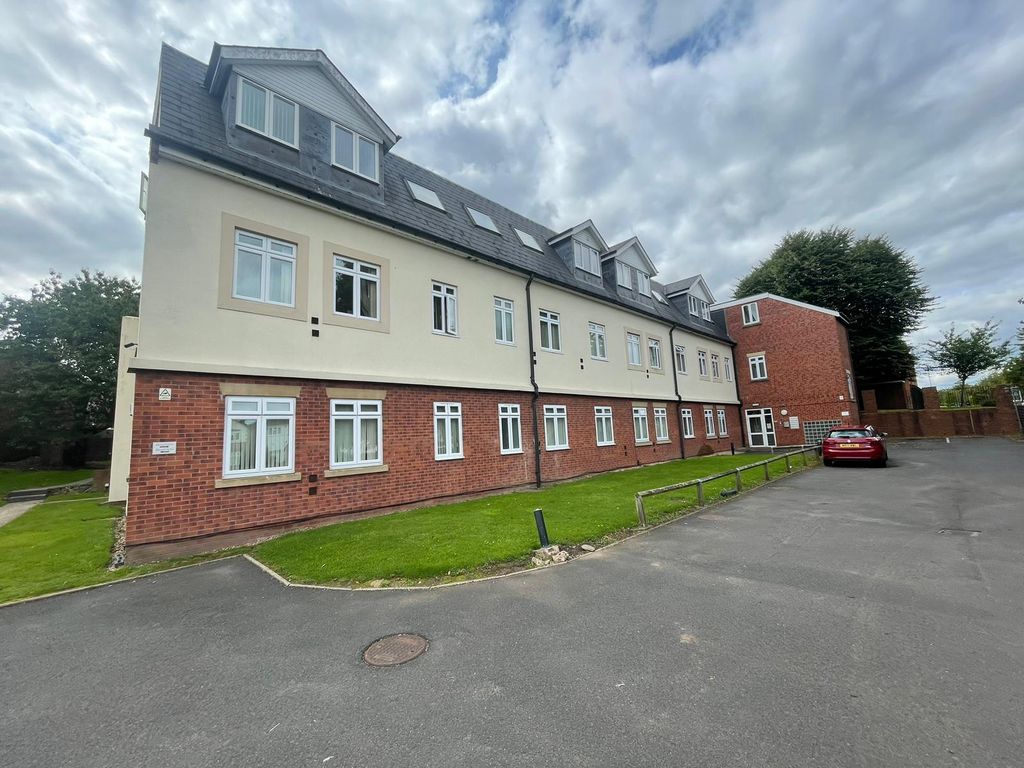 2 bed flat to rent in Birmingham New Road, Coseley, Bilston WV14, £850