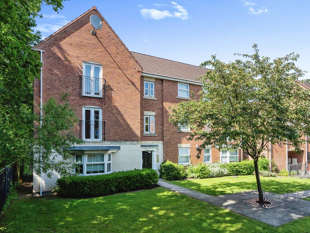 2 bed flat for sale in Rockford Gardens, Great Sankey, Warrington WA5