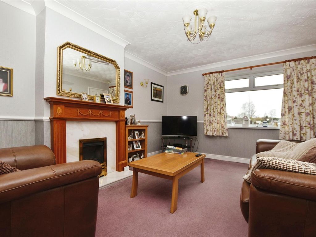 3 bed terraced house for sale in Julian Close, Hull HU5, £145,000 Zoopla