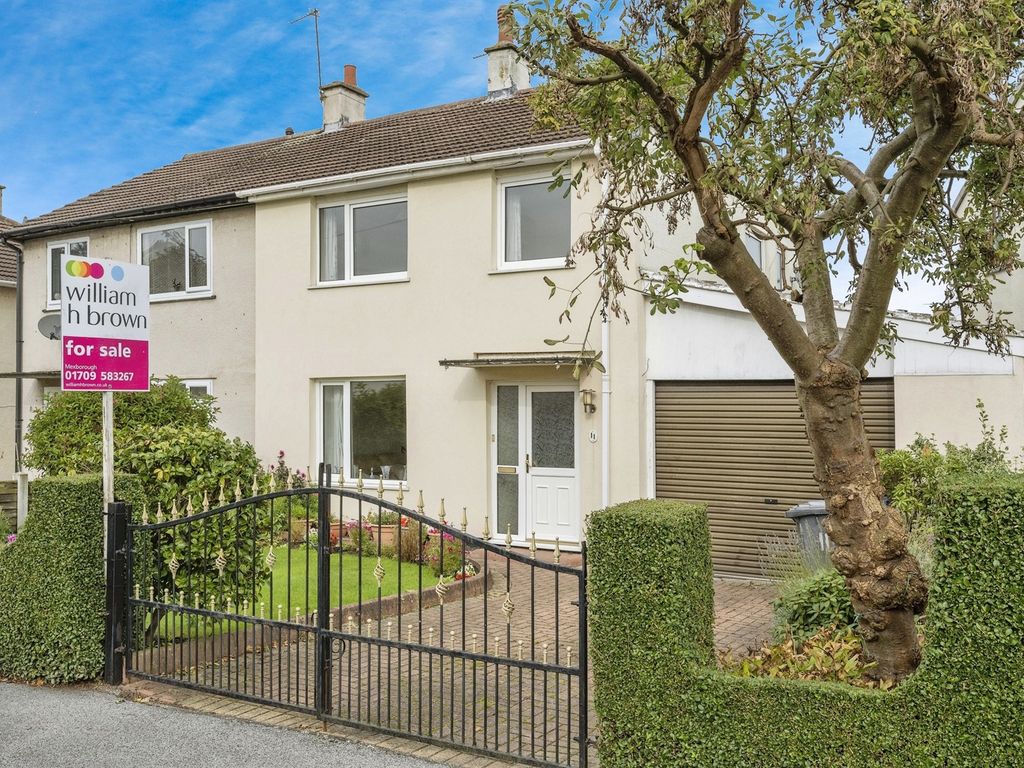 3 bed semidetached house for sale in Crossgate, Thurnscoe, Rotherham