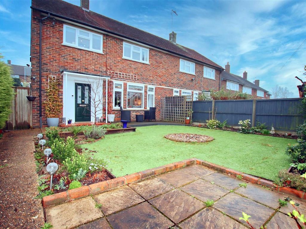 3 bed semidetached house for sale in Stilton Path, Borehamwood WD6, £