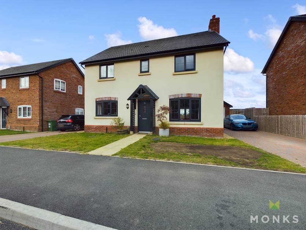 4 bed property for sale in Fenham Drive, Nesscliffe, Shrewsbury SY4