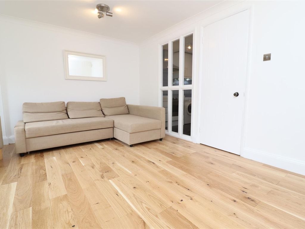 1 bed flat to rent in Bywater Place, London SE16, £1,500 pcm - Zoopla