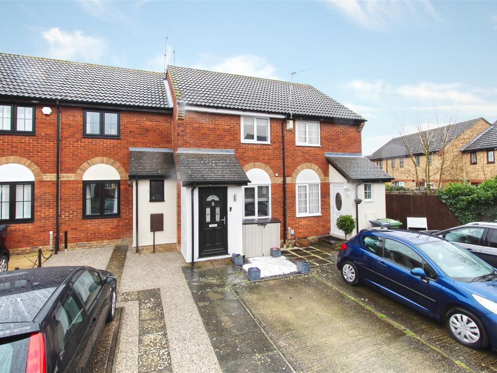 2 bed terraced house for sale in Hollybush Way, Cheshunt, Waltham Cross EN7, £350,000 Zoopla