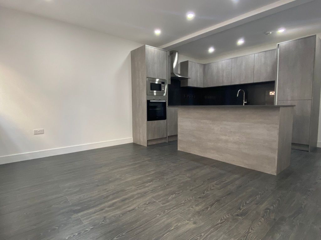 2 bed flat to rent in High Street, Gravesend DA11 Zoopla