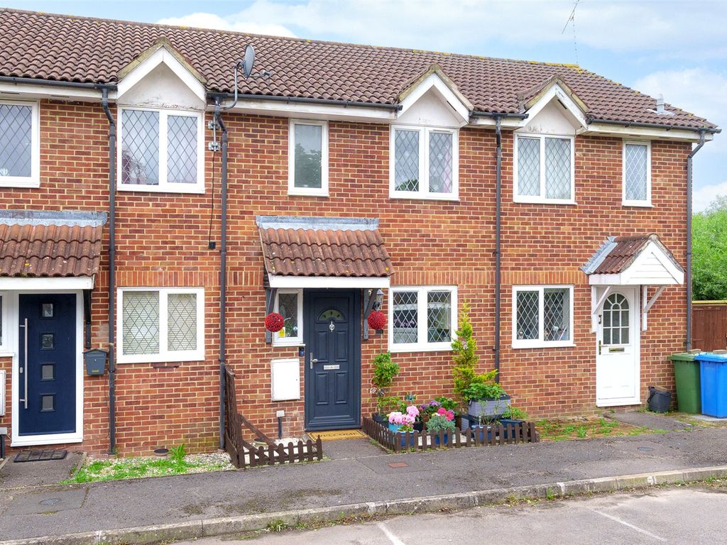 2 bed terraced house for sale in Radcliffe Way, Bracknell, Berkshire