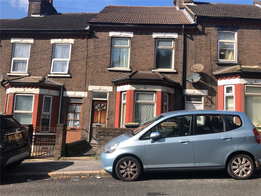 3 bed terraced house for sale in Hitchin Road, Luton, Bedfordshire LU2