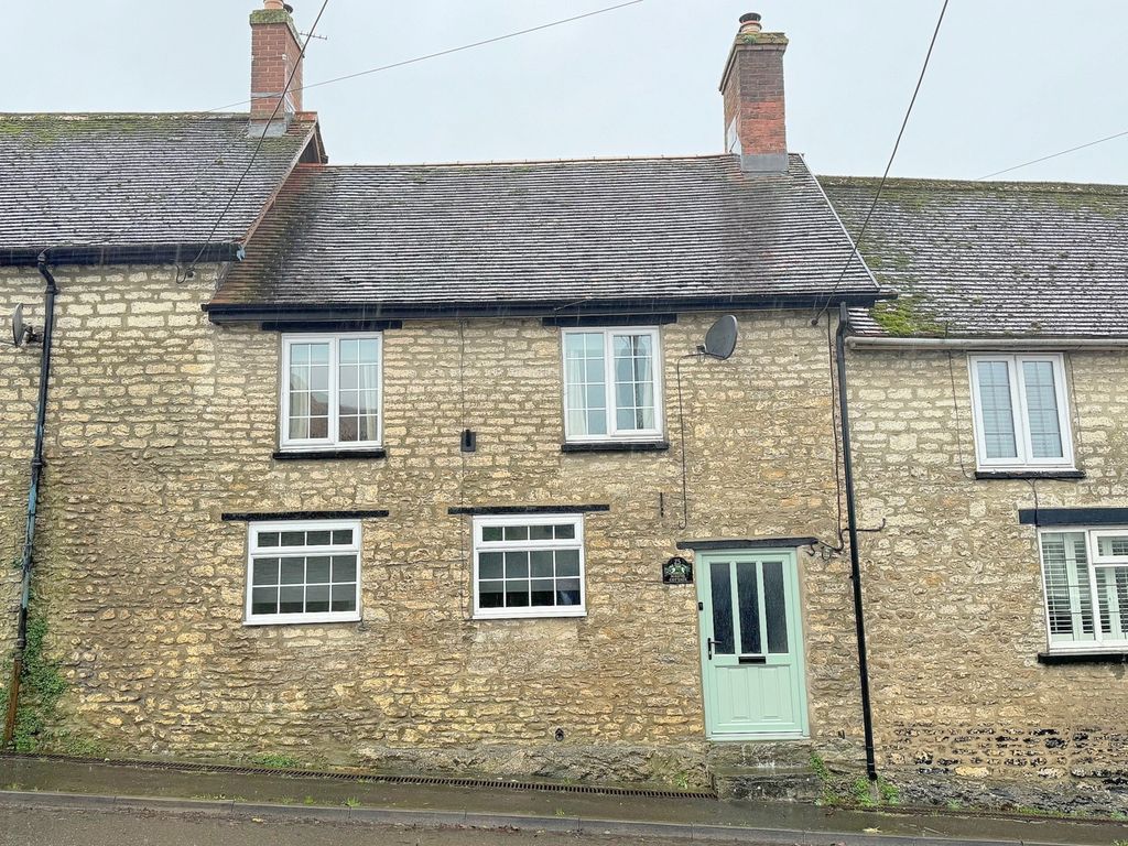 2 bed terraced house for sale in Somerset BA8, £260,000