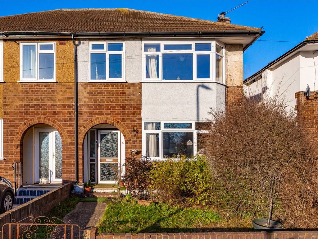 3 bed semidetached house for sale in Brookdale Close, Upminster, Essex