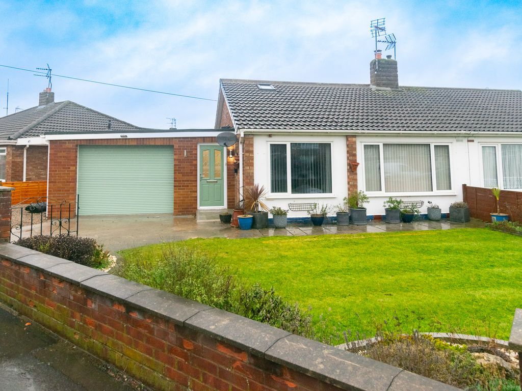3 bed semidetached bungalow for sale in Brockfield Park Drive