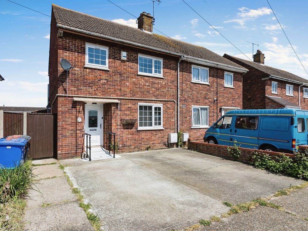 3 bed semidetached house for sale in Ashfield Crescent, Lowestoft NR33