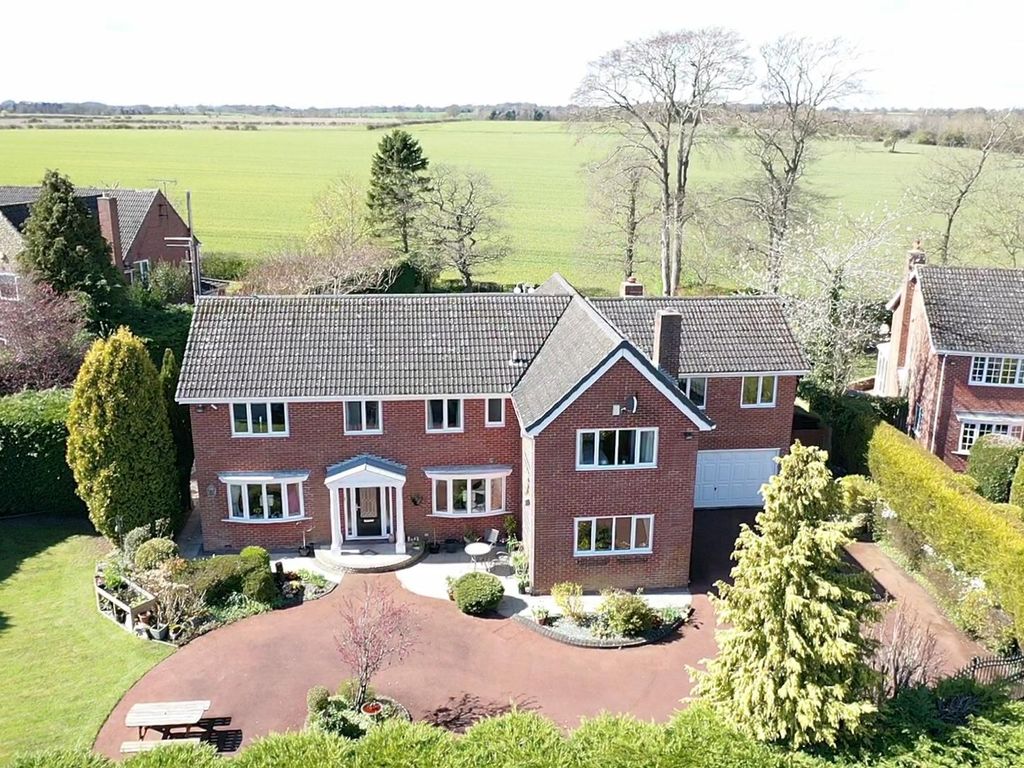 5 bed detached house for sale in Richmond Way, Darras Hall, Newcastle