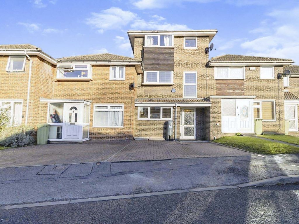 4 bed terraced house for sale in Hornbeam, Newport Pagnell MK16 Zoopla