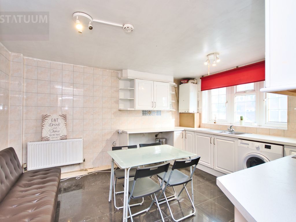 4 bed terraced house to rent in Off Roman Road, Bow, East London, East