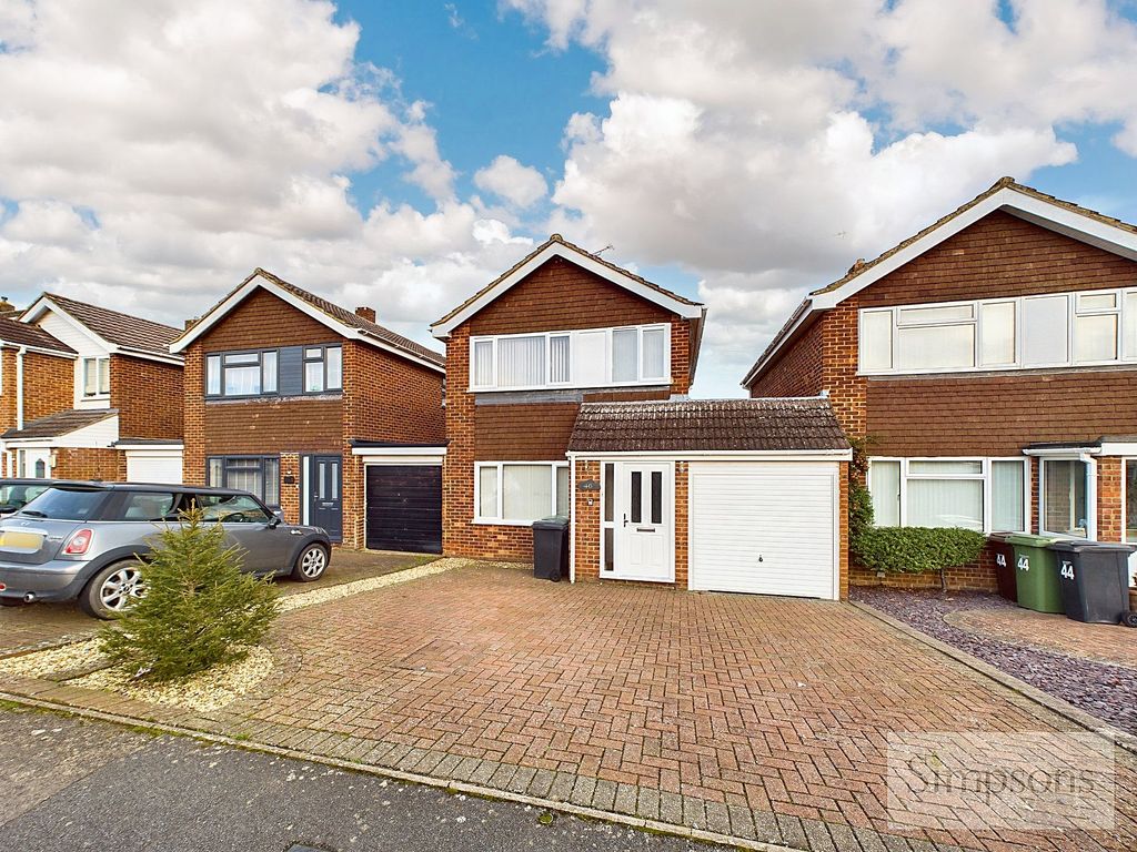 3 bed linkdetached house for sale in Road, Abingdon OX14, £