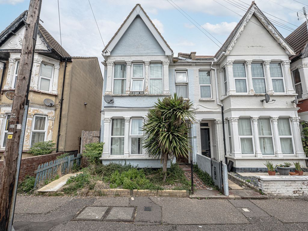 6 bed terraced house for sale in Burdett Avenue, WestcliffOnSea SS0