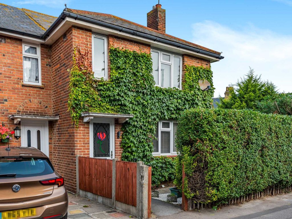 4 bed property for sale in Poets Corner, Margate. CT9 Zoopla